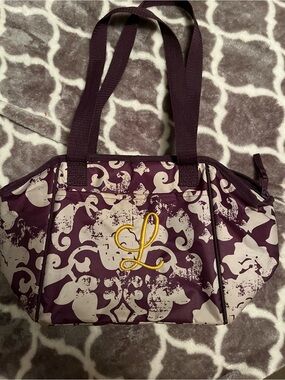 thirty-one Purple and Cream Patterned insulated lunch tote with Yellow Monogram